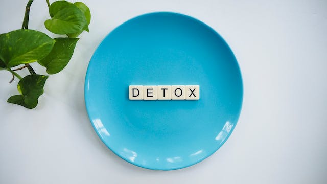 Despre detoxifiere: Adevărul despre curele cu sucuri